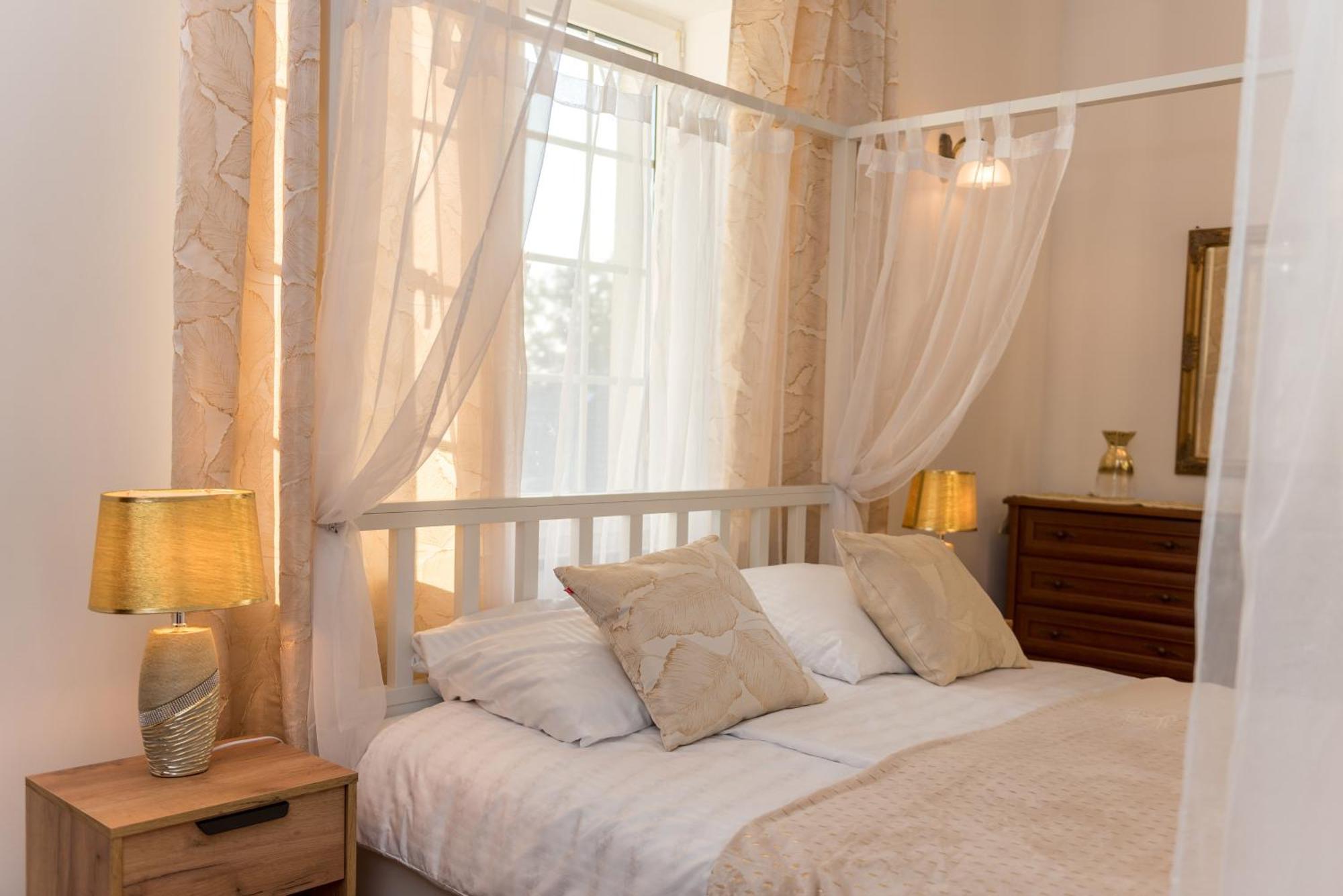 Pensjonat Well Clinic Medicine Estetic & Spa Gdansk Bagian luar foto